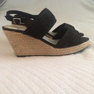 Avenue Cloudwalkers crochet sandals - wide width